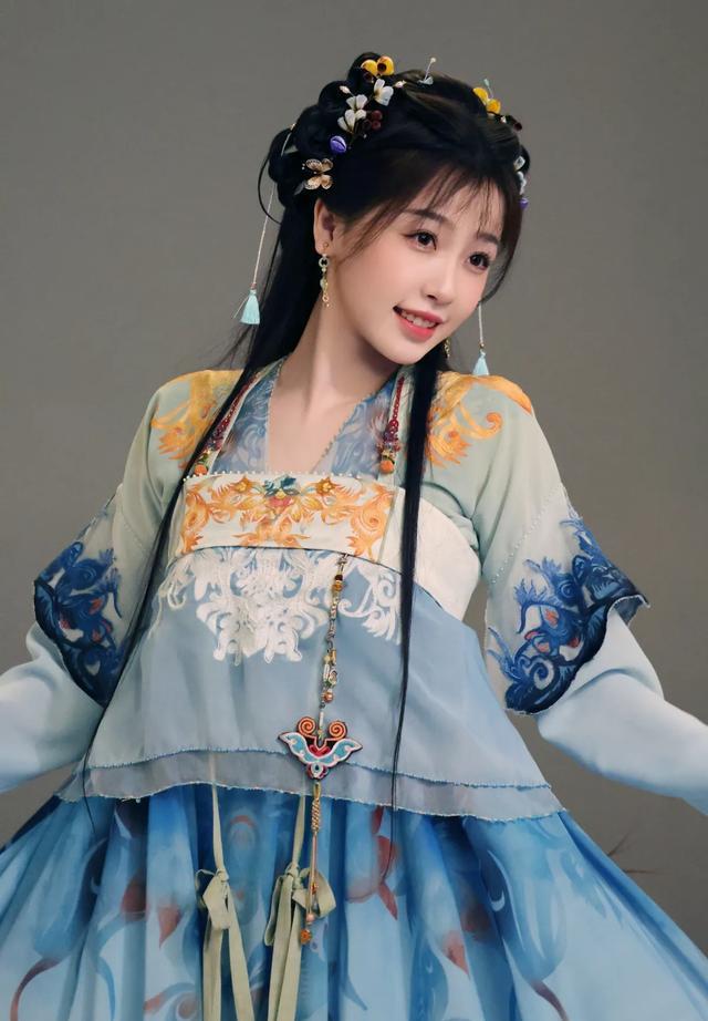 虞书欣与朋友合影